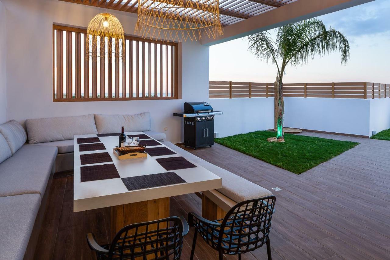Wave Villa, Beach Front Retreat, By Thinkvilla Pánormos Buitenkant foto