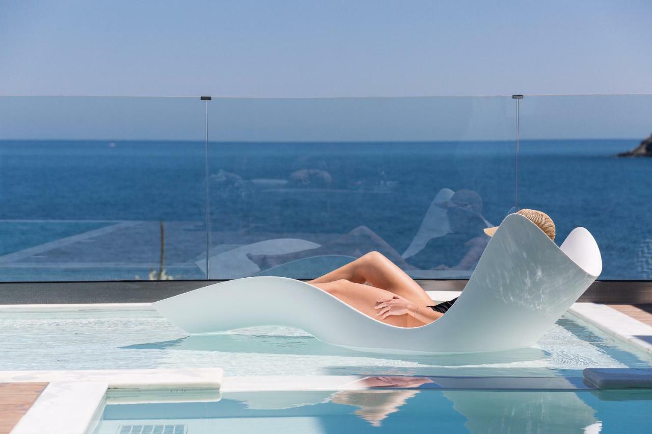 Wave Villa, Beach Front Retreat, By Thinkvilla Pánormos Buitenkant foto