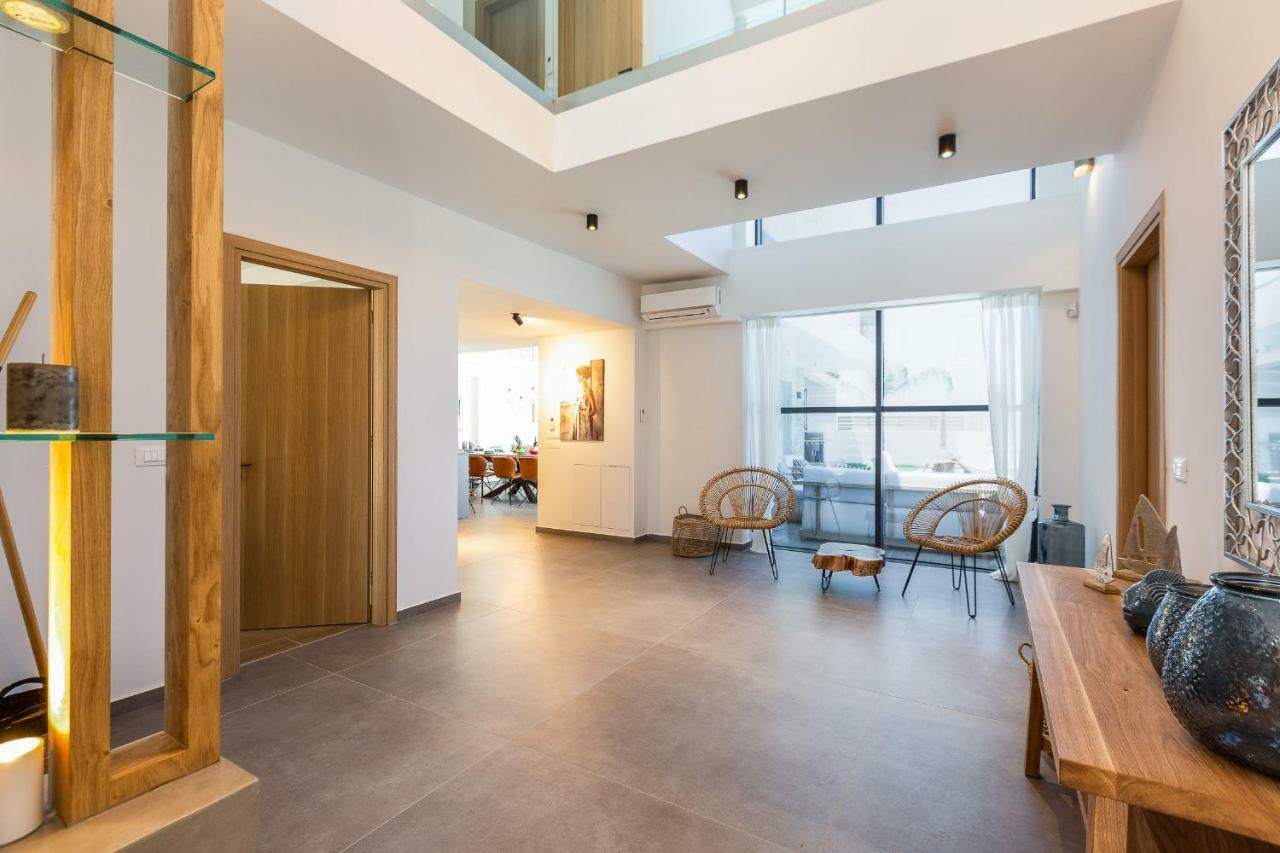 Wave Villa, Beach Front Retreat, By Thinkvilla Pánormos Buitenkant foto